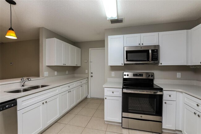 Building Photo - 10729 Satinwood Cir