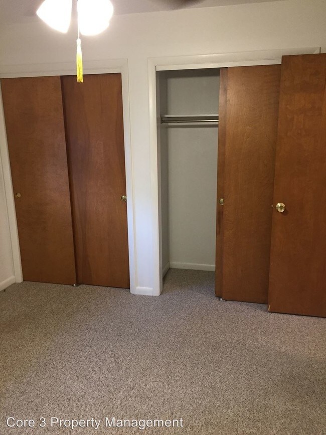 Building Photo - 231 W Bond St