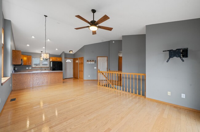 Building Photo - 1202 E 61st St