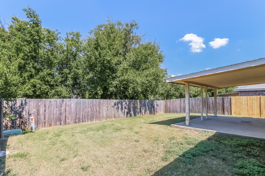 Building Photo - 4208 Hunters Creek Dr