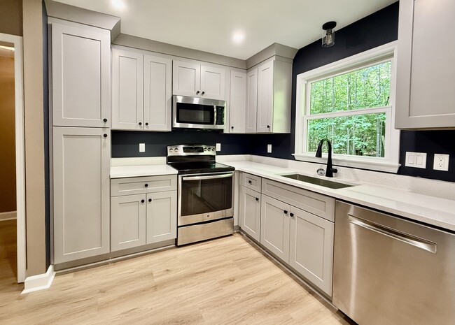 Building Photo - 5635 Falkirk Dr