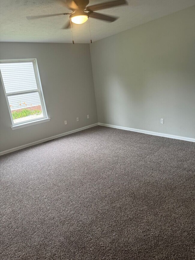 Building Photo - 2 bedroom home in Springfield