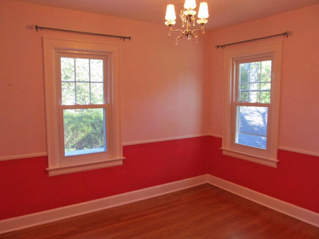 Building Photo - Four Bedroom Home in Milwood