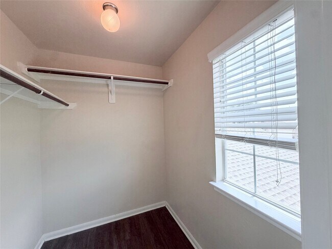 Building Photo - 7403 Bering Landing Dr