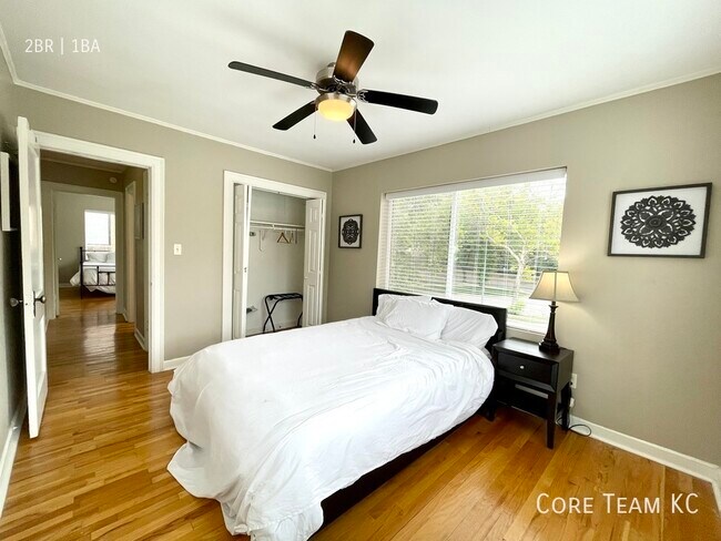 Building Photo - 1107 W 45th St