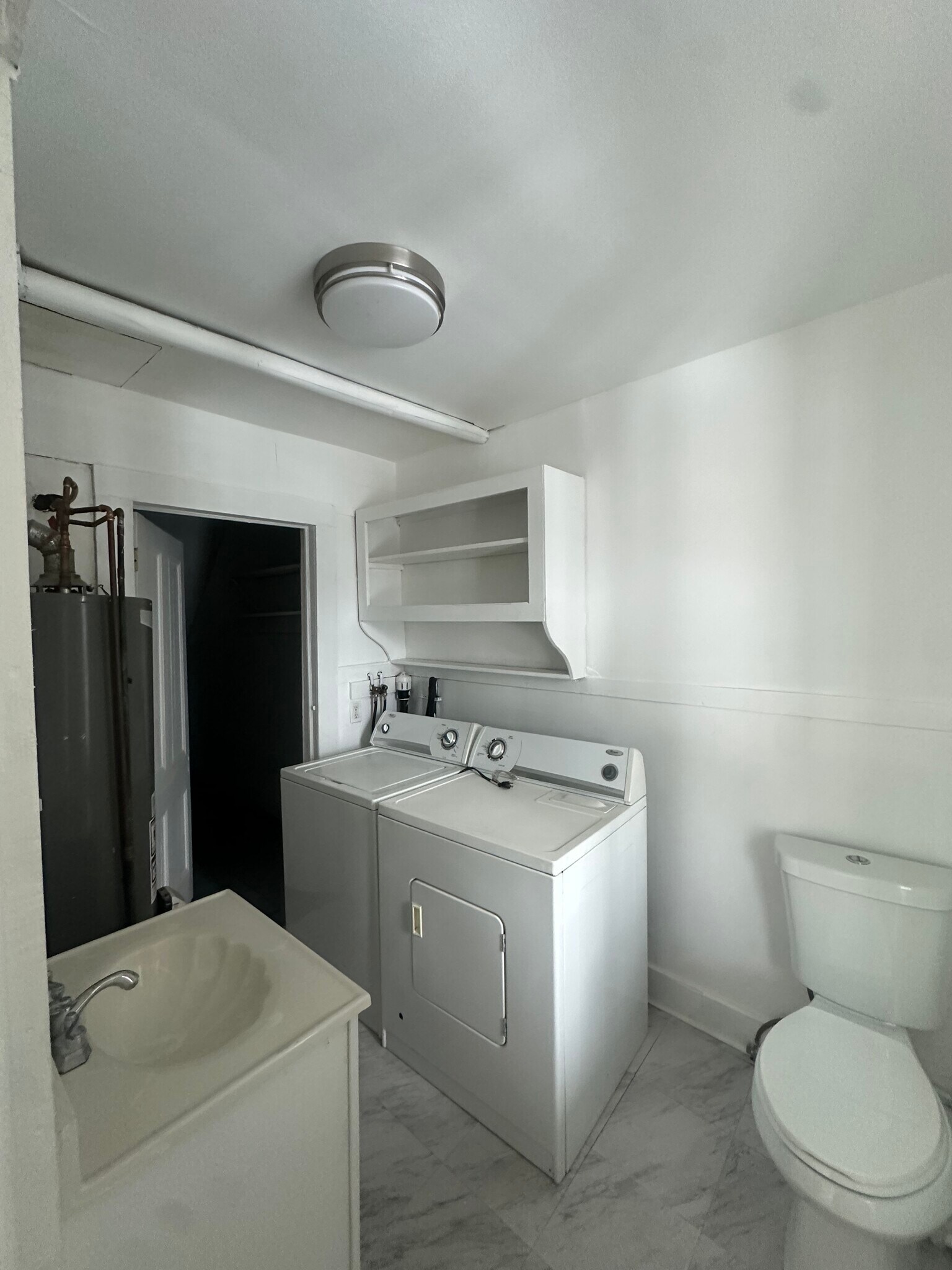 Building Photo - 9 N Water St