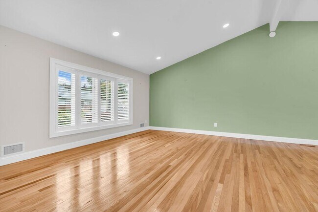 Building Photo - 61 Cornell Dr