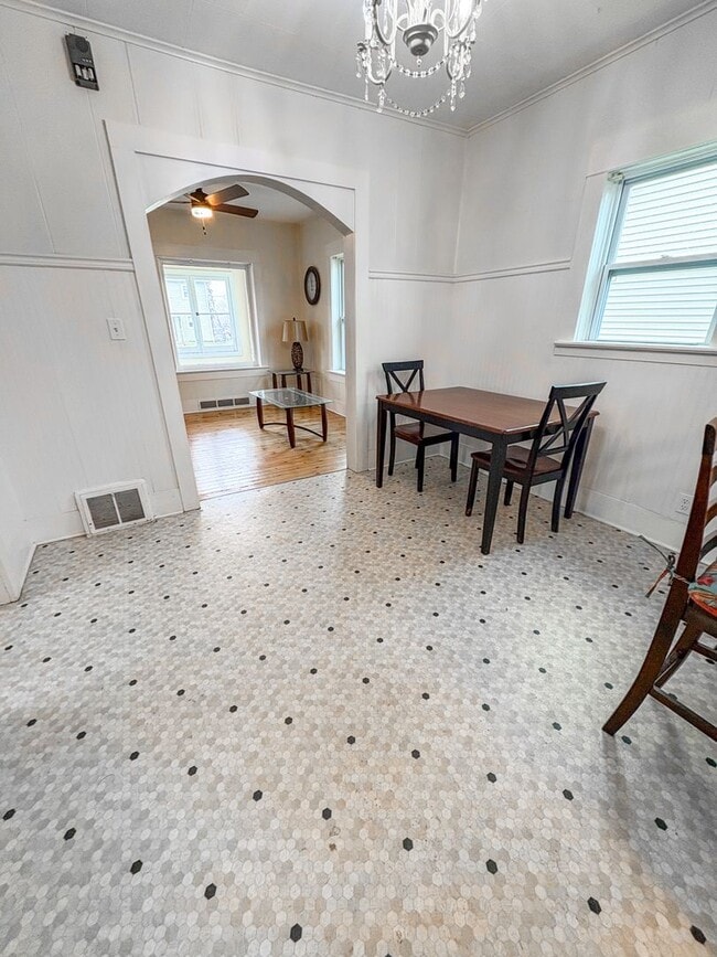 Building Photo - Charming 2 Bedroom Single-Family Home with Garage in Tomah