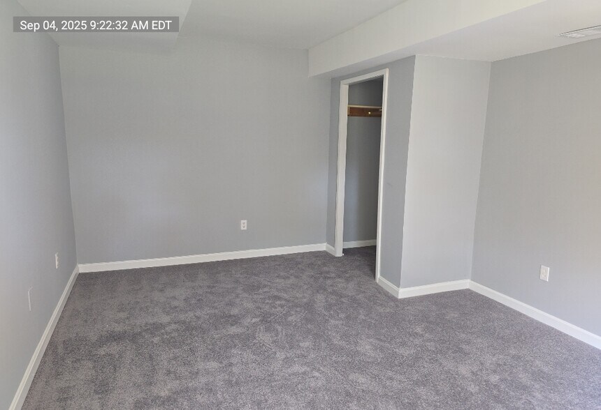 Building Photo - 7730 Meadow Rd