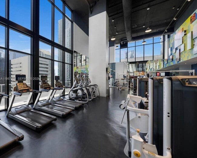 Building Photo - 1010 Brickell Ave