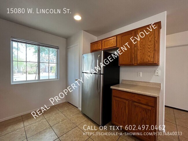 Building Photo - Goodyear Home With Lots of Amenities!!