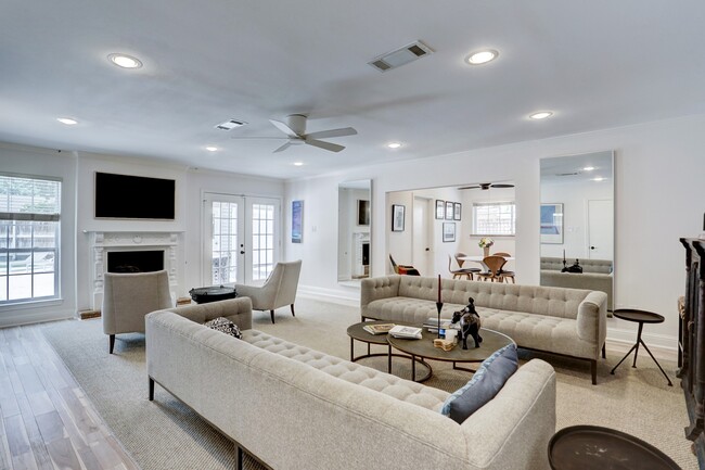 Building Photo - 12506 Kingsride Ln