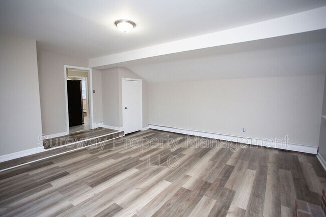 Building Photo - 19 Estate Rd