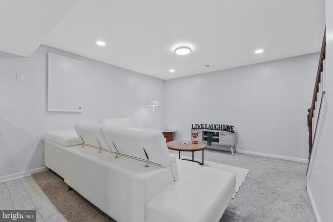 Building Photo - 43612 Winthrop Ct