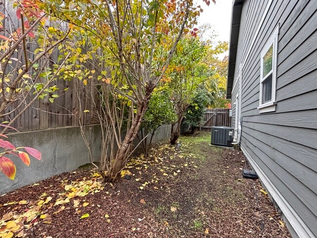 Building Photo - 2537 Eagle Creek Ln