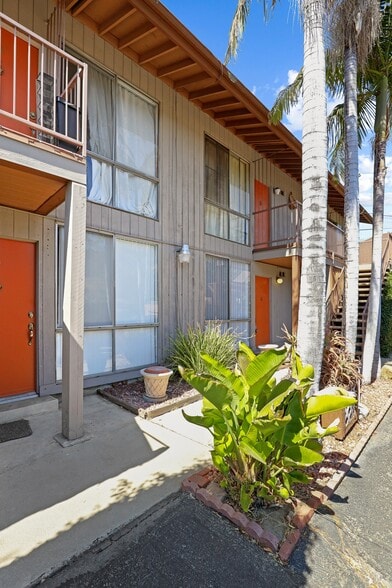 Building Photo - 10810 Sarah St