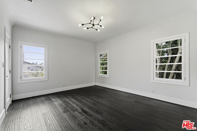 Building Photo - 920 N Genesee Ave