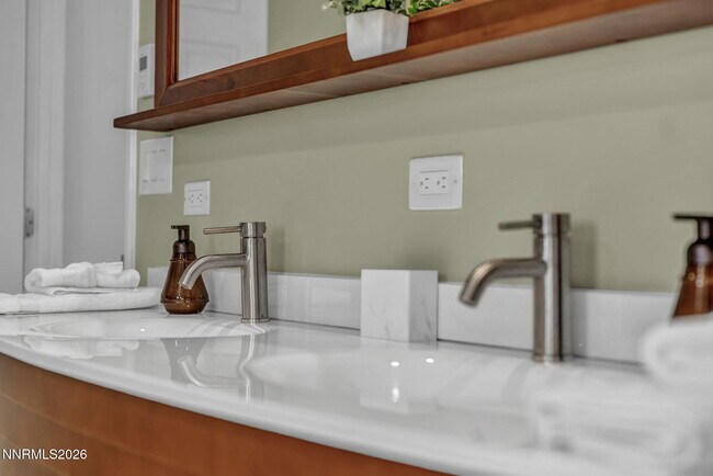 Building Photo - 13785 Kewanna Trail