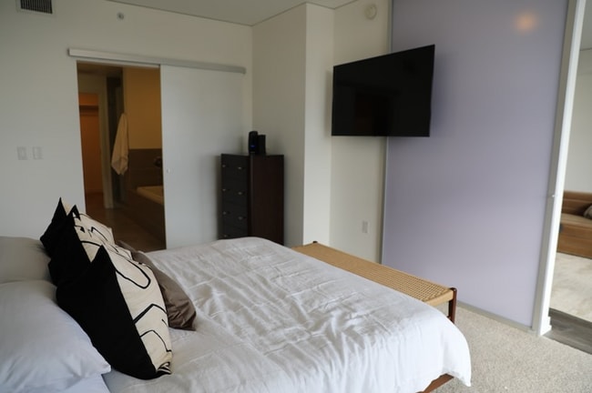 Building Photo - 15 MacArthur Pl