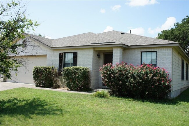 Building Photo - 224 Wildwood Dr