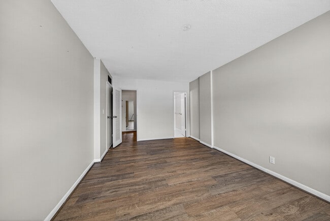 Building Photo - 1831 NE 38th St