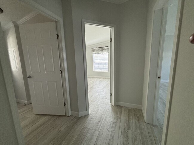 Building Photo - 2 Kimberly Ct