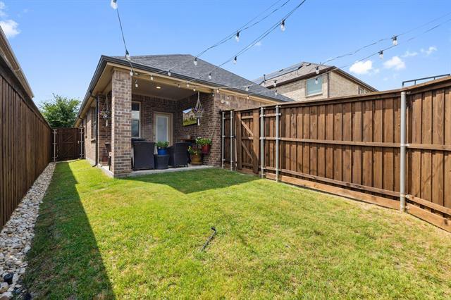 Building Photo - 2145 Miramar Dr
