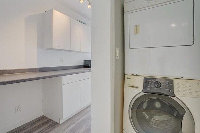 Building Photo - 254 NW 6th Ave