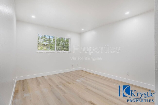 Building Photo - 455 E L St