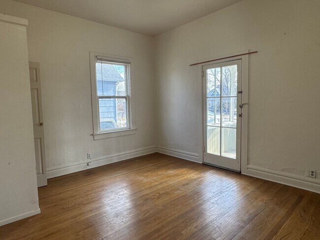 Building Photo - 1010 White Ave