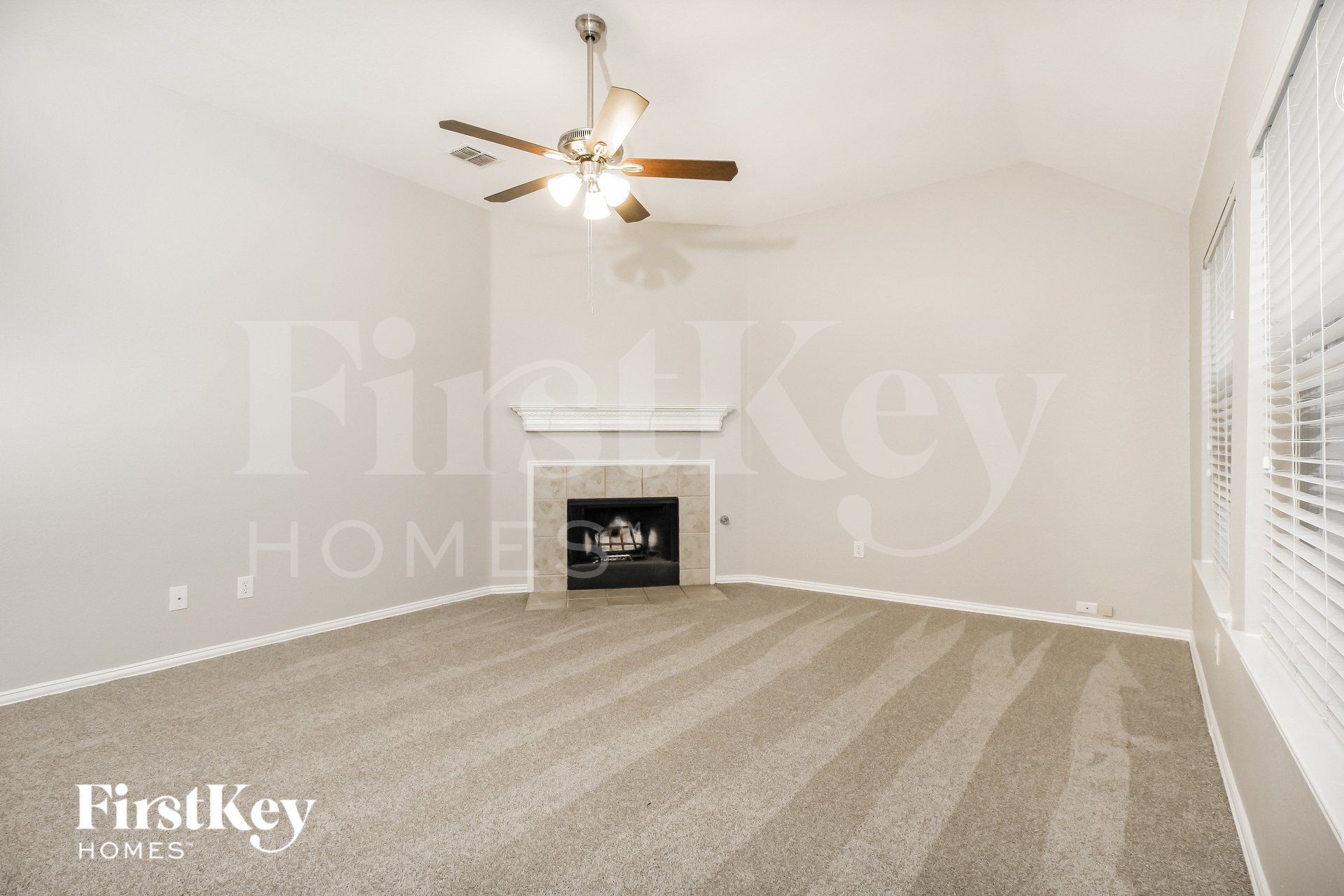 Building Photo - 8 Willowstone Ct