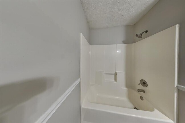 Building Photo - 20 Tracey Ln
