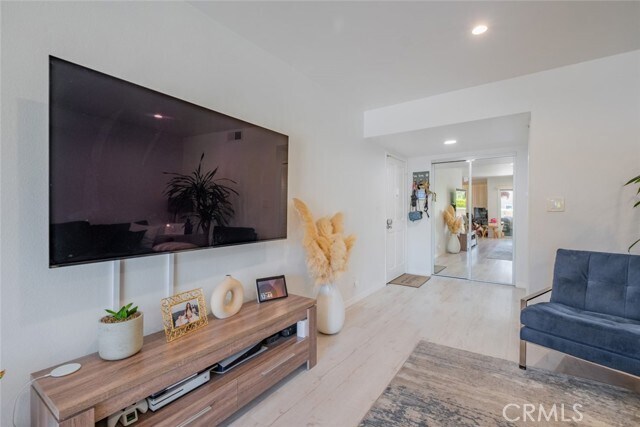 Building Photo - 4487 Colbath Ave