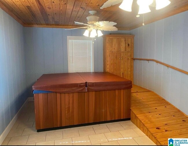 Building Photo - 1000 Highland Rd