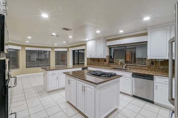 Building Photo - 7380 Live Oak Dr