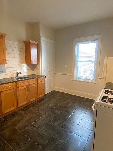 Building Photo - 53 Elmwood Ave