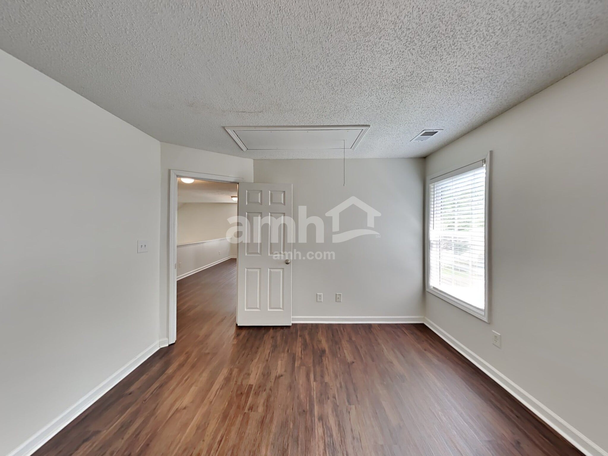 Building Photo - 208 MacKenzie Ct