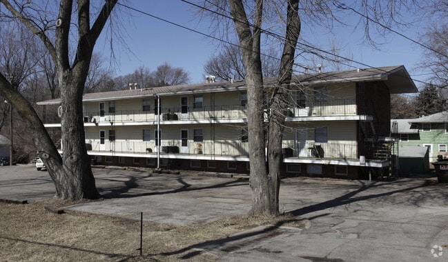 Building Photo - 5240 Ames Ave
