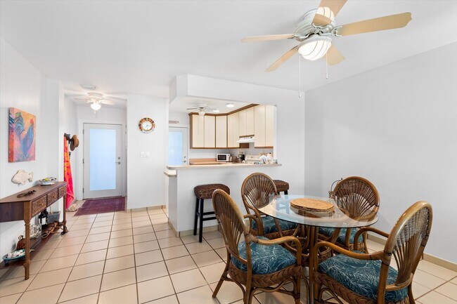 Building Photo - Beachside Living Made Easy – Furnished 2BR/1BA Available for 6 Months!