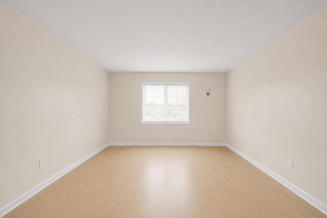 Building Photo - 4528 SW 54th St