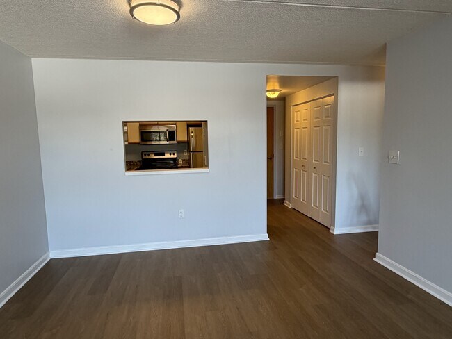 Dining/Living Room - 100 Ledgewood Dr