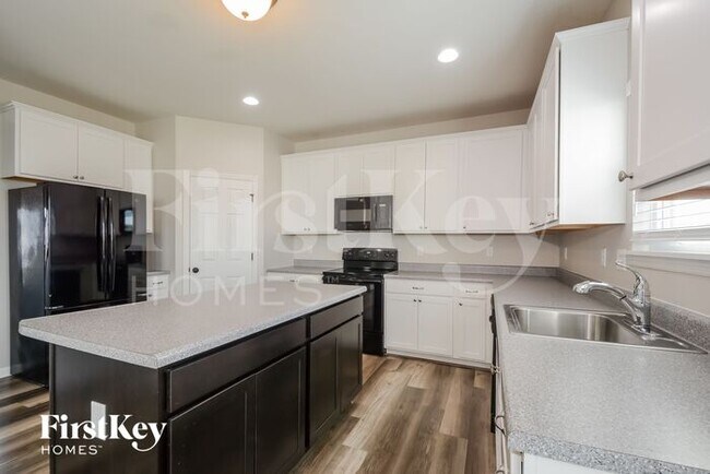 Building Photo - 3248 Charlestowne Crossing Dr