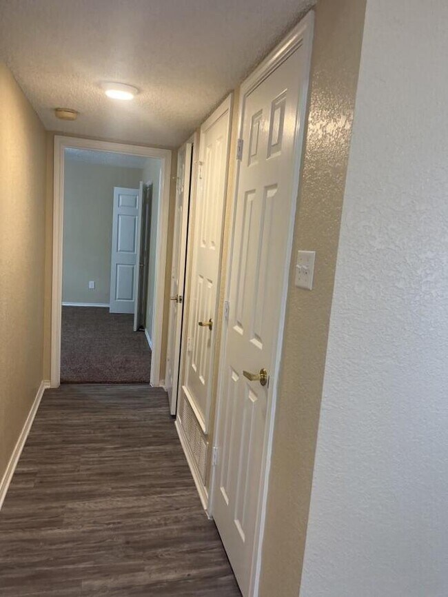 Building Photo - 6302 Meadowmere Ln