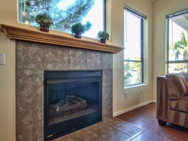 Building Photo - Beautiful Lakefront Home in Ocotillo Lakes...