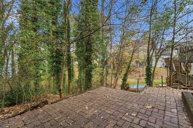 Building Photo - 1015 Plantation Way