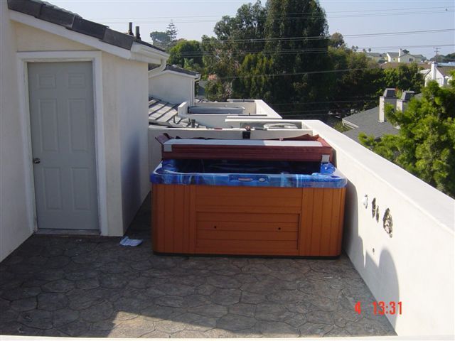 Roofdeck w/ jacuzzi - 1903 Voorhees Ave