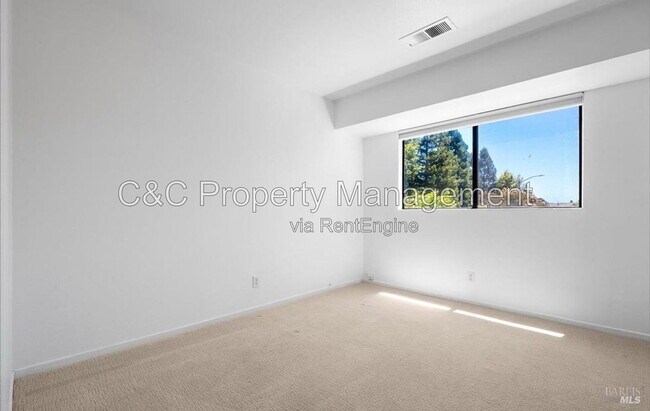 Building Photo - 192 Agua Caliente Rd W