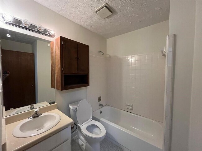 Building Photo - 3378 Mountain Hollow Dr