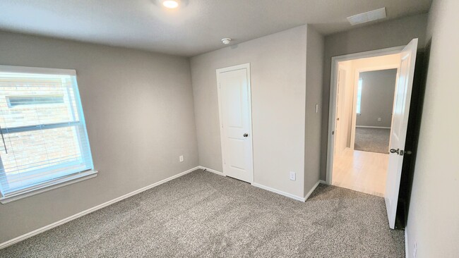 Building Photo - 16429 Severn Ln