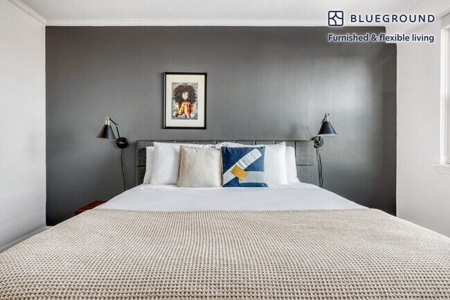 Building Photo - 8 Whittier Pl